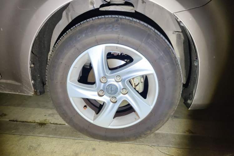 Used Haima Fumei 2011 1.6L Manual Comfort Edition Right Front Wheel Hub