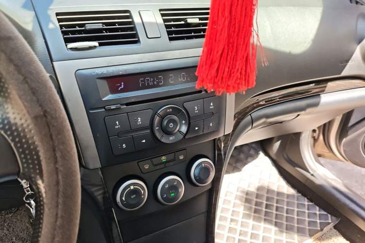 Used Haima Fumei 2011 1.6L Manual Comfort Edition Audio And AC Panel