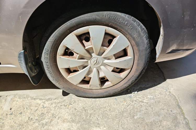 Used Haima Fumei 2011 1.6L Manual Comfort Edition Right Front Wheel Hub