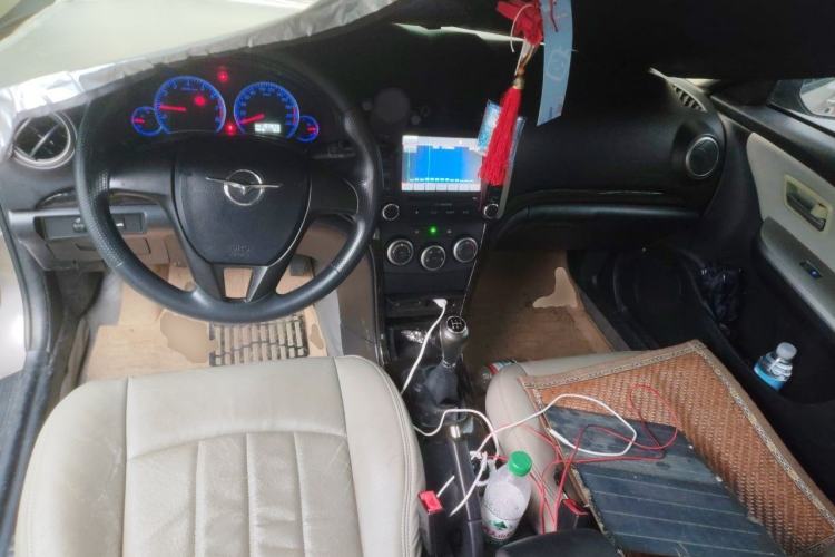 Used Haima Fumei 2011 1.6L Manual Comfort Edition Center Console