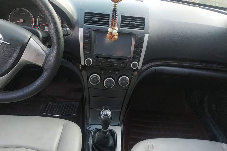 Used Haima Fumei 2011 1.6L Manual Comfort Edition Audio And AC Panel
