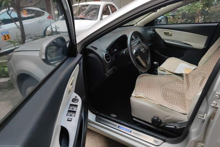 Used Haima Fumei 2011 1.6L Manual Luxury Edition Driver Seat