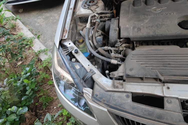 Used Haima Fumei 2011 1.6L Manual Luxury Edition Engine Bay Right