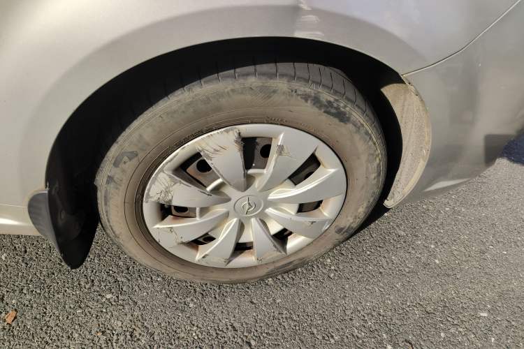 Used Haima Fumei 2011 1.6L Manual Comfort Edition Right Front Wheel Hub