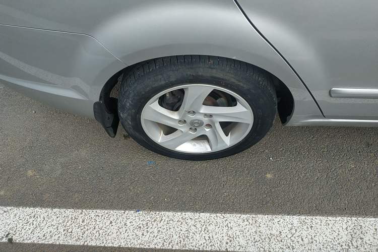 Used Haima Fumei 2011 1.6L Manual Comfort Edition Right Rear Wheel Hub