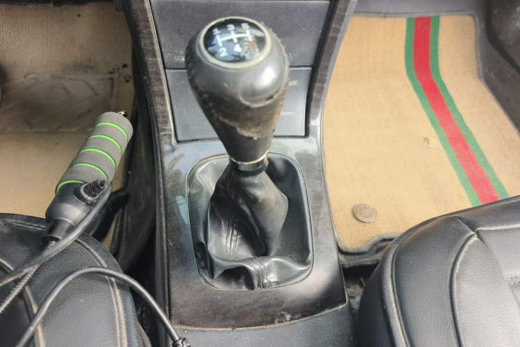 Used Haima Fumei 2011 1.6L Manual Comfort Edition Gear Lever