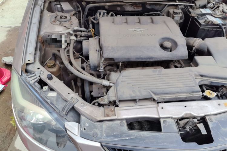 Used Haima Fumei 2011 1.6L Automatic Comfort Edition Engine Bay Right