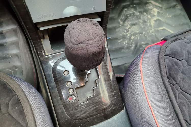 Used Haima Fumei 2011 1.6L Automatic Comfort Edition Gear Lever