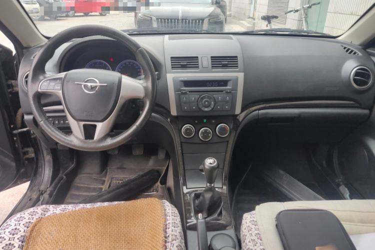 Used Haima Fumei 2012 Sedan 1.6L Manual Fashion Edition Center Console