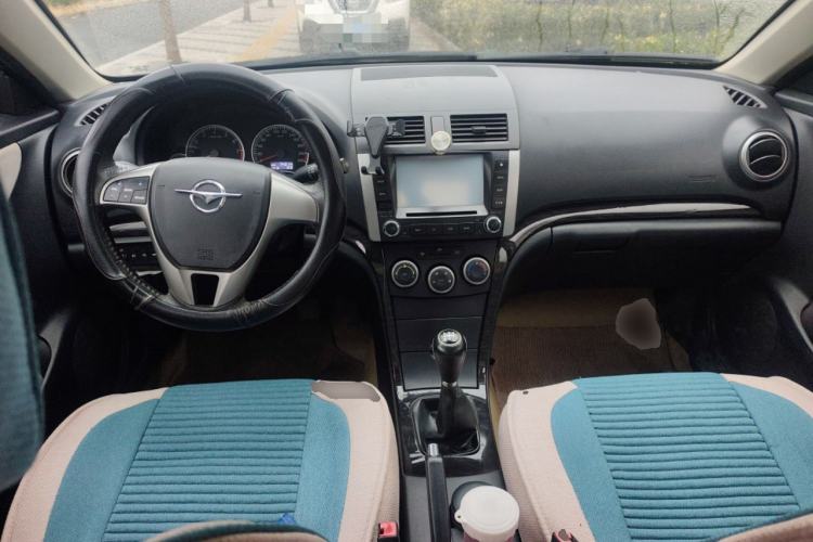 Used Haima Fumei 2012 Sedan 1.6L Manual Fashion Edition Center Console