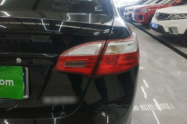Used Haima Fumei 2012 Sedan 1.6L Manual Fashion Edition Right Rear Taillight