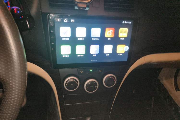 Used Haima Fumei 2012 Hatchback 1.6L Automatic Elite Edition Audio And AC Panel
