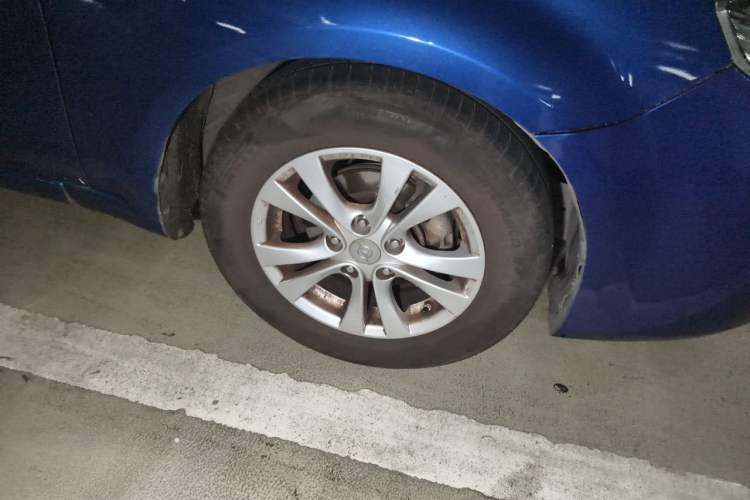 Used Haima Fumei 2012 Hatchback 1.6L Automatic Elite Edition Right Front Wheel Hub