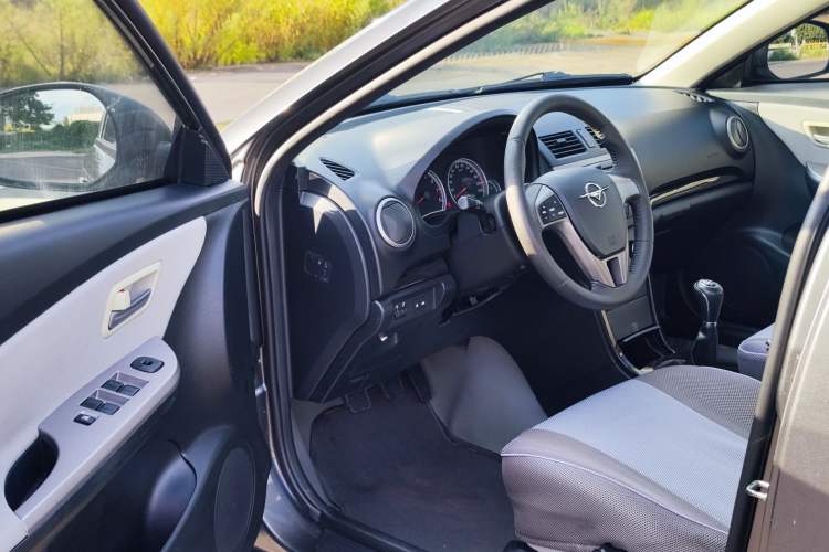 Used Haima Fumei 2012 Hatchback 1.6L Manual Fashion Edition Driver Seat