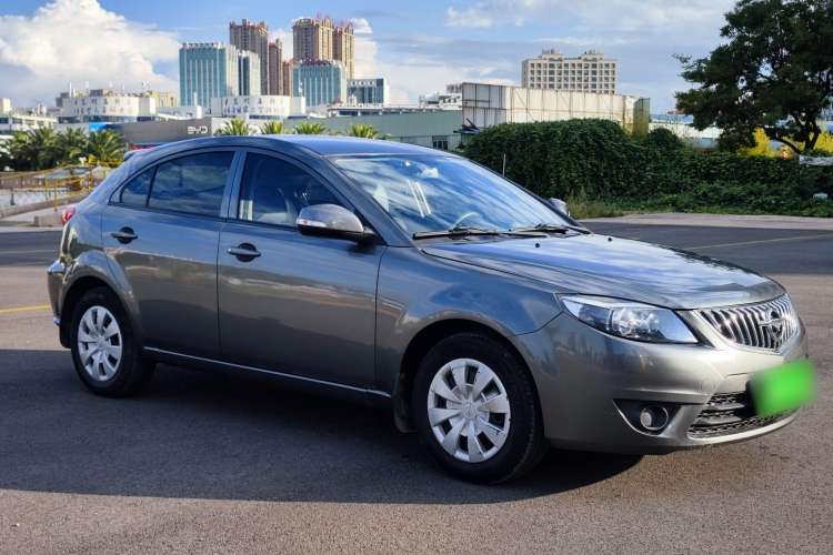 Used Haima Fumei 2012 Hatchback 1.6L Manual Fashion Edition Front Right 45 Deg
