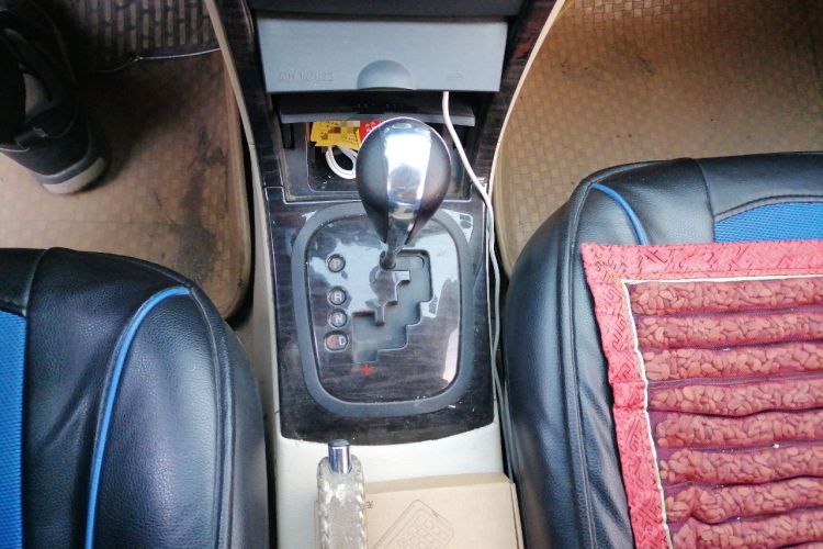 Used Haima Fumei 2012 Hatchback 1.6L Automatic Elite Edition Gear Lever