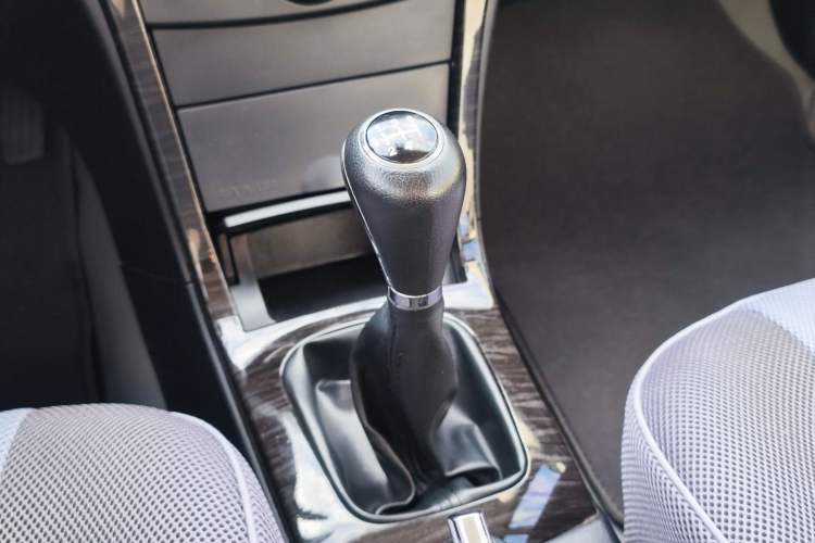 Used Haima Fumei 2012 Hatchback 1.6L Manual Fashion Edition Gear Lever