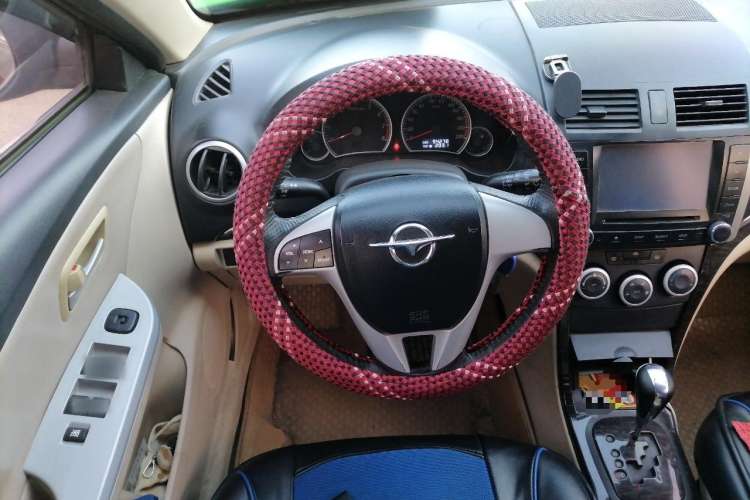 Used Haima Fumei 2012 Hatchback 1.6L Automatic Elite Edition Steering Wheel