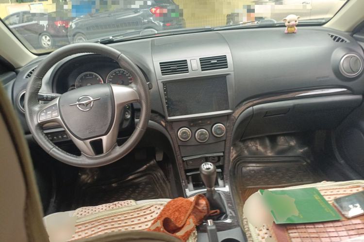 Used Haima Fumei 2012 Sedan 1.6L Manual Elite Edition Center Console