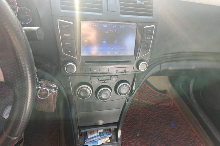 Used Haima Fumei 2012 Sedan 1.6L Manual Elite Edition Audio And AC Panel