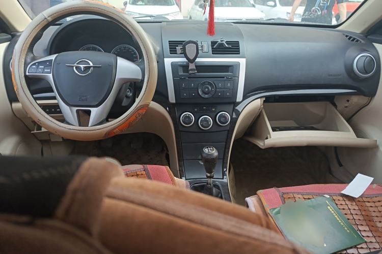 Used Haima Fumei 2012 Sedan 1.6L Manual Flagship Edition Center Console