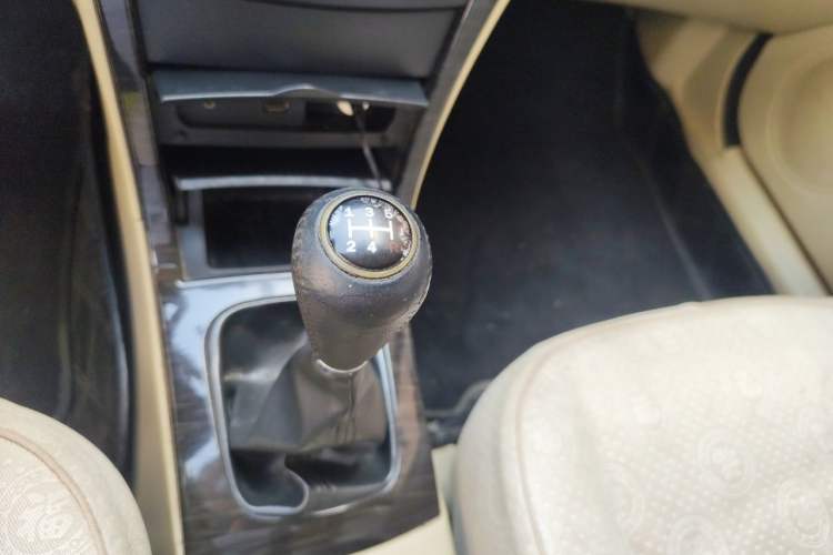 Used Haima Fumei 2012 Sedan 1.6L Manual Elite Edition Gear Lever
