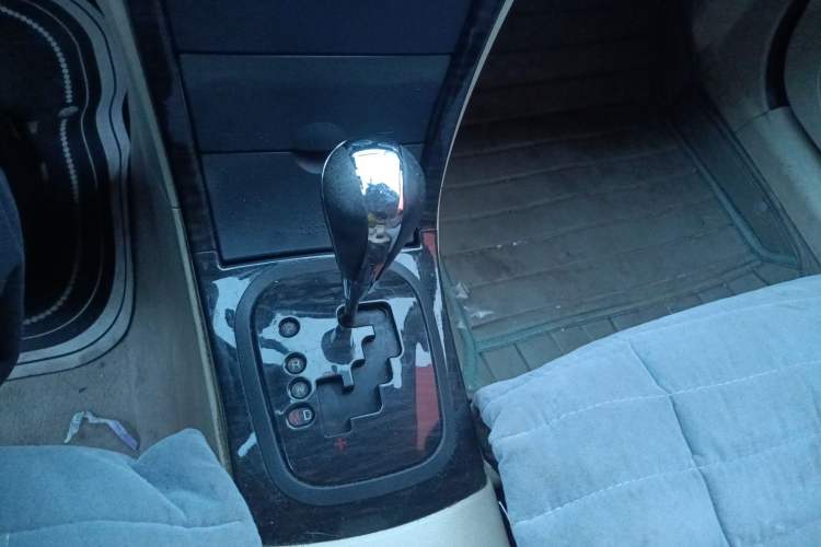 Used Haima Fumei 2012 Hatchback 1.6L Automatic Elite Edition Gear Lever