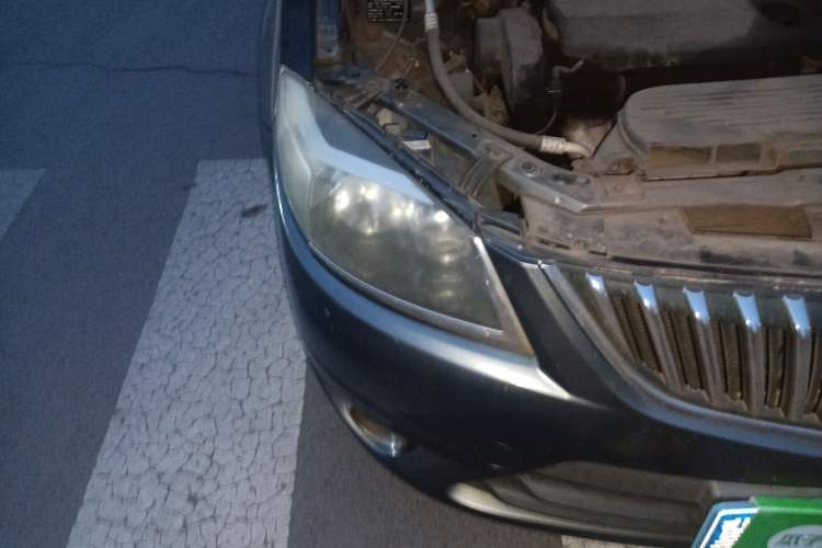 Used Haima Fumei 2012 Hatchback 1.6L Automatic Elite Edition Right Front Headlight