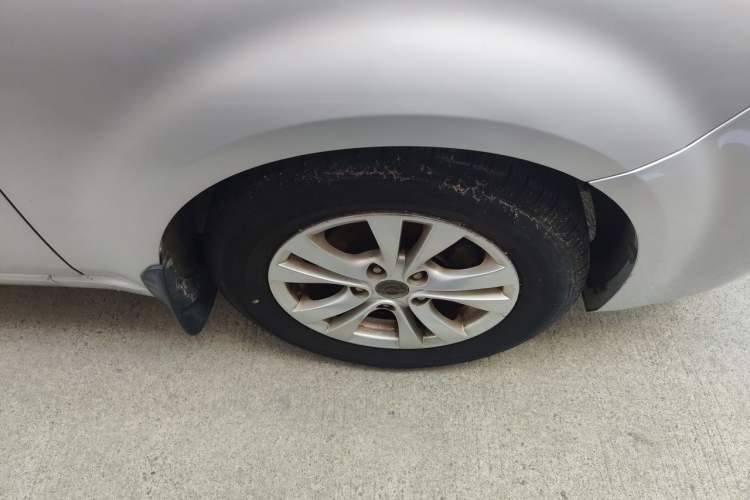 Used Haima Fumei 2012 Sedan 1.6L Manual Elite Edition Right Front Wheel Hub