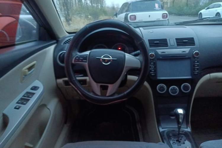 Used Haima Fumei 2012 Hatchback 1.6L Automatic Elite Edition Steering Wheel