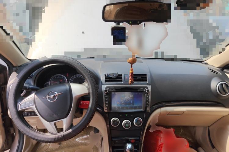 Used Haima Fumei 2012 Sedan 1.6L Automatic Flagship Edition Center Console