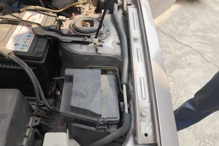 Used Haima Fumei 2012 Sedan 1.6L Automatic Flagship Edition Engine Bay Left