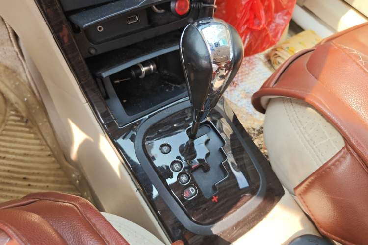 Used Haima Fumei 2012 Sedan 1.6L Automatic Flagship Edition Gear Lever