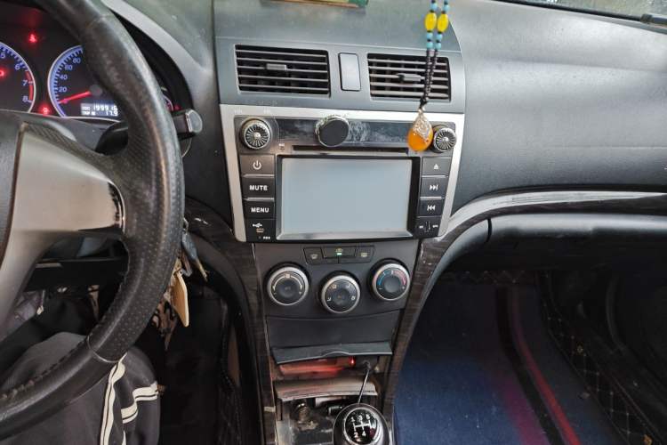 Used Haima Fumei 2013 Sedan 1.6L Manual Fashion Edition Audio And AC Panel