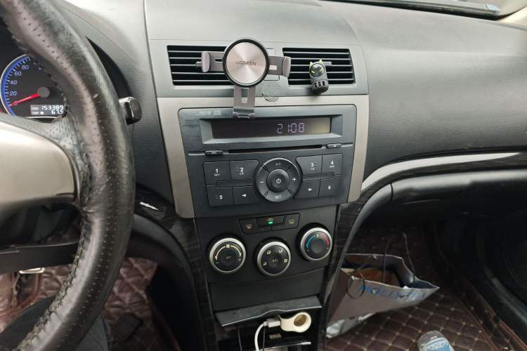 Used Haima Fumei 2013 Sedan 1.6L Manual Fashion Edition Audio And AC Panel