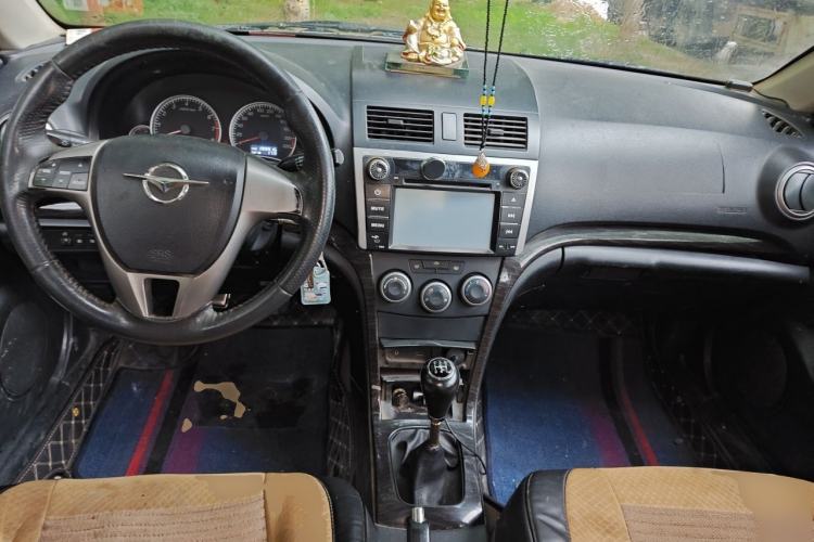 Used Haima Fumei 2013 Sedan 1.6L Manual Fashion Edition Center Console