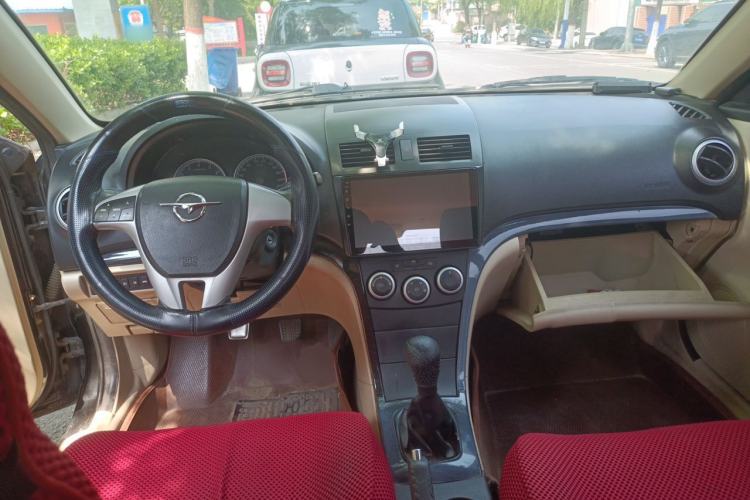 Used Haima Fumei 2013 Sedan 1.6L Manual Elite Edition Center Console