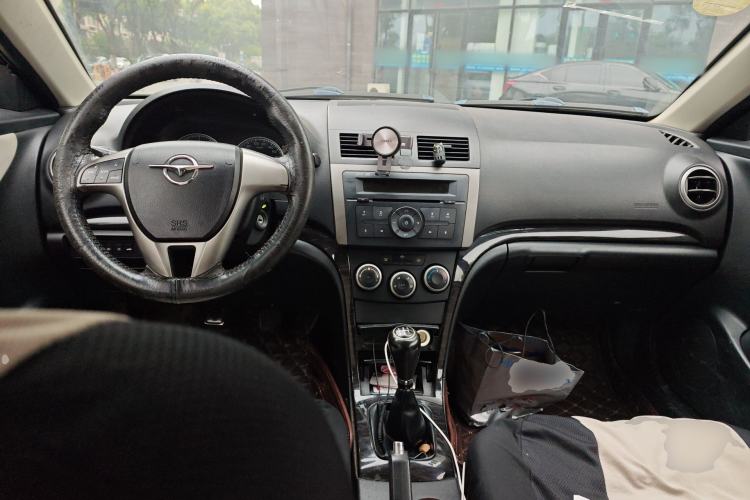 Used Haima Fumei 2013 Sedan 1.6L Manual Fashion Edition Center Console