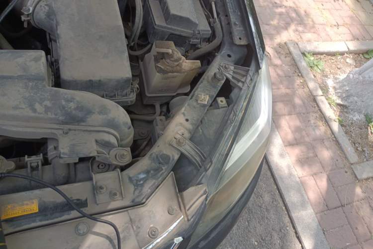 Used Haima Fumei 2013 Sedan 1.6L Manual Elite Edition Engine Bay Left