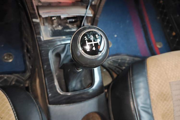 Used Haima Fumei 2013 Sedan 1.6L Manual Fashion Edition Gear Lever