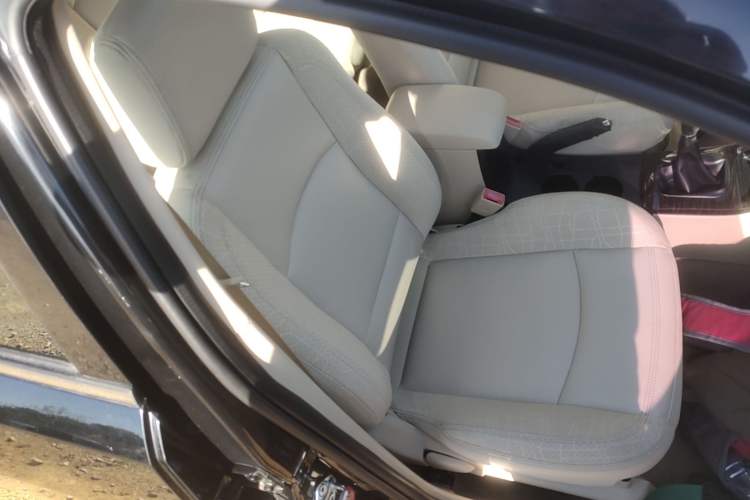 Used Haima Fumei 2013 Sedan 1.6L Manual Elite Edition Right Front Seat