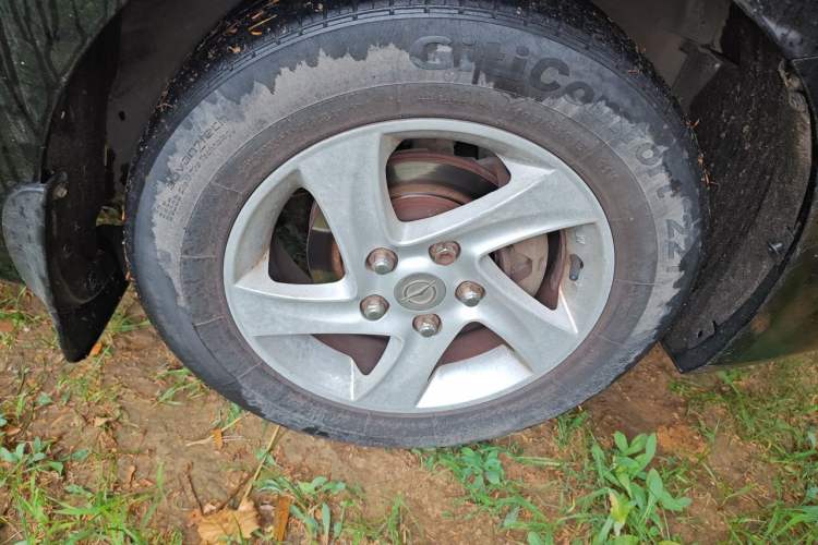 Used Haima Fumei 2013 Sedan 1.6L Manual Fashion Edition Right Front Wheel Hub