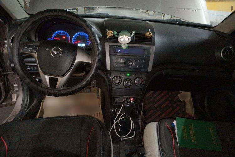 Used Haima Fumei 2013 Sedan 1.6L Manual Fashion Edition Center Console