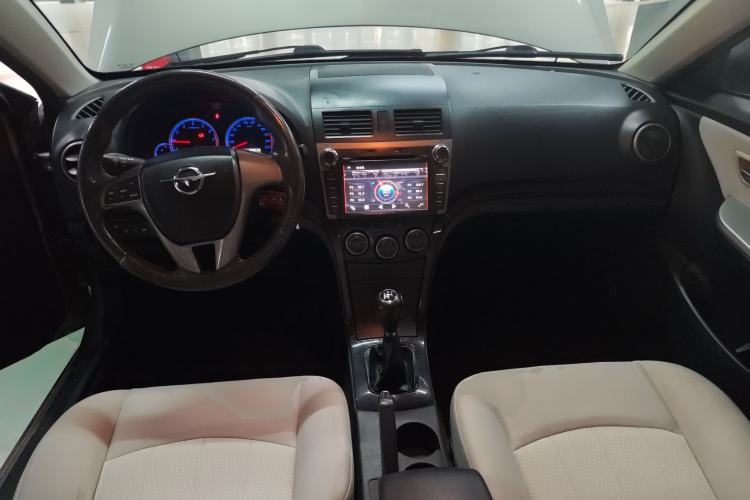 Used Haima Fumei 2013 Sedan 1.6L Manual Fashion Edition Center Console