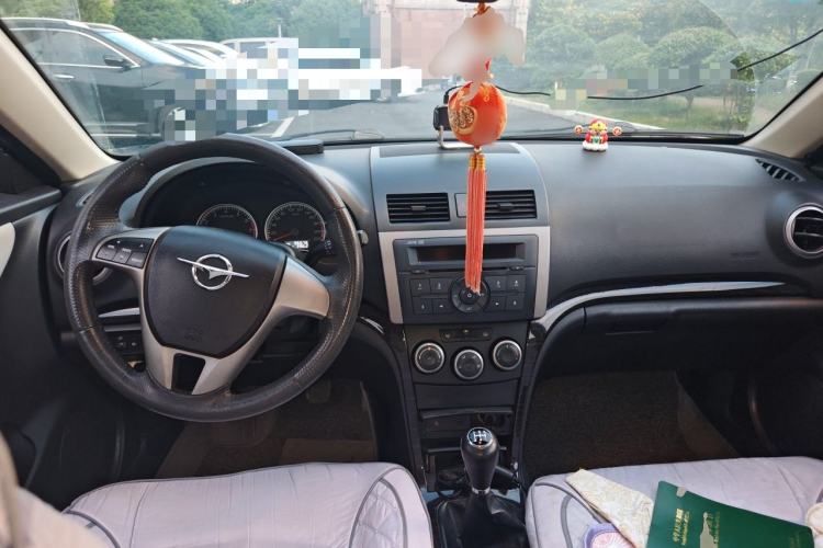 Used Haima Fumei 2013 Sedan 1.6L Manual Fashion Edition Center Console