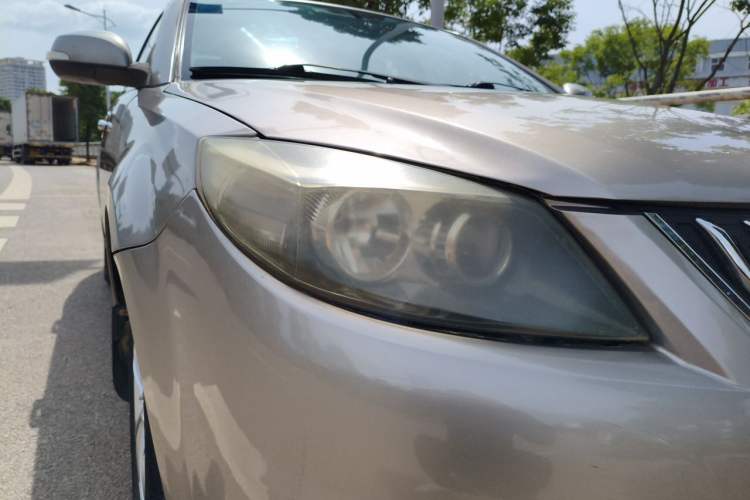 Used Haima Fumei 2013 Sedan 1.6L Manual Elite Edition Right Front Headlight