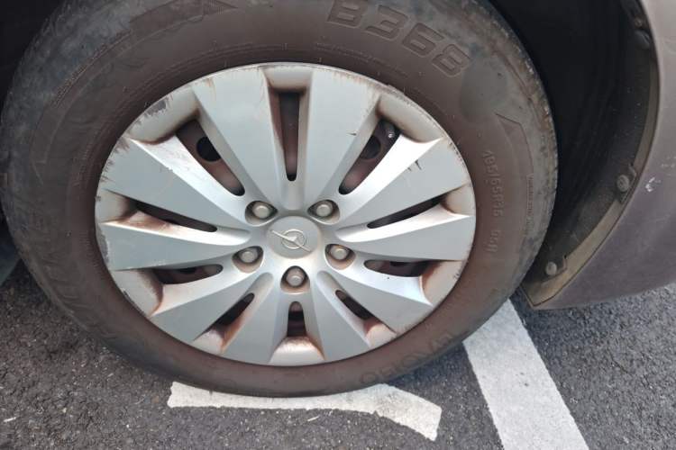 Used Haima Fumei 2013 Sedan 1.6L Manual Fashion Edition Right Front Wheel Hub