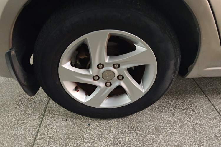 Used Haima Fumei 2013 Sedan 1.6L Manual Fashion Edition Right Rear Wheel Hub