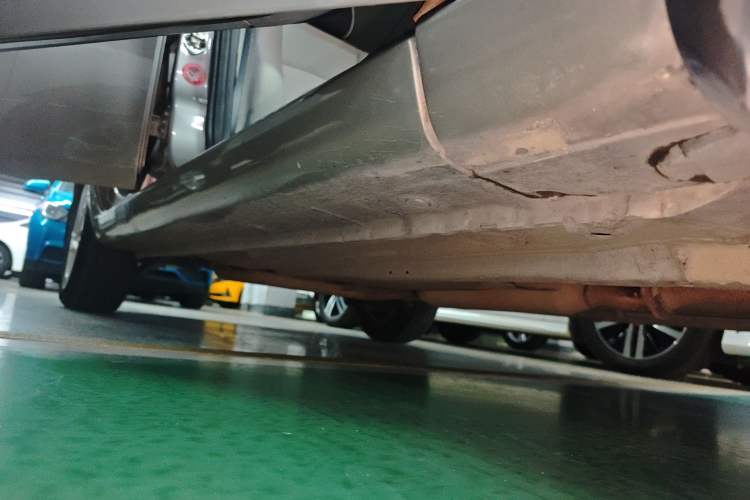 Used Haima Fumei 2013 Sedan 1.6L Manual Fashion Edition Right Side Sill