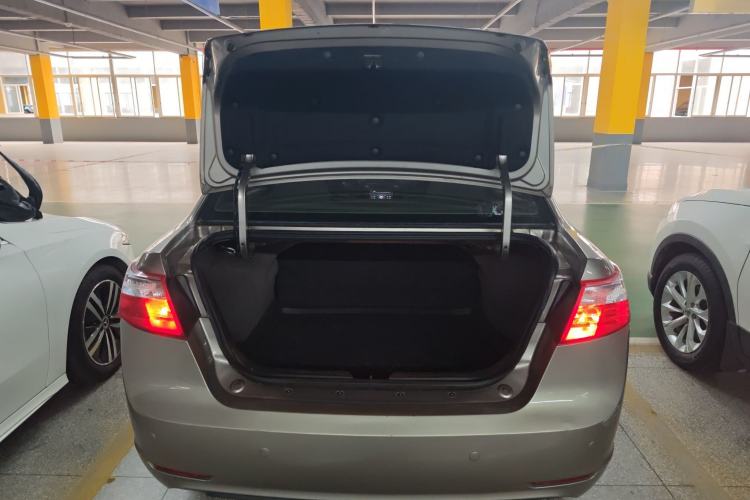 Used Haima Fumei 2013 Sedan 1.6L Manual Fashion Edition Trunk